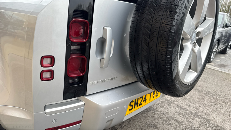 Land Rover Defender 3.0 D250 XS Edition 110 5dr Auto Diesel Estate